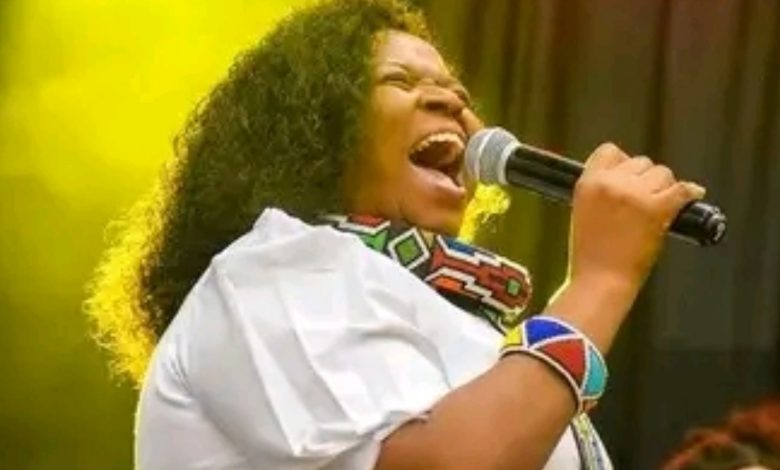 Zizobe zibondiwe kuduma u-Amen kwindumezulu yomcimbi